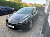 Tesla Model 3 HA | 1. Hand | Avilo Zertifiziert - gebrauchte Tesla Model 3 aus dem Jahr 2023