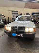 Mercedes-Benz 190 - Mercedes-Benz 190 mit Diesel-Antrieb