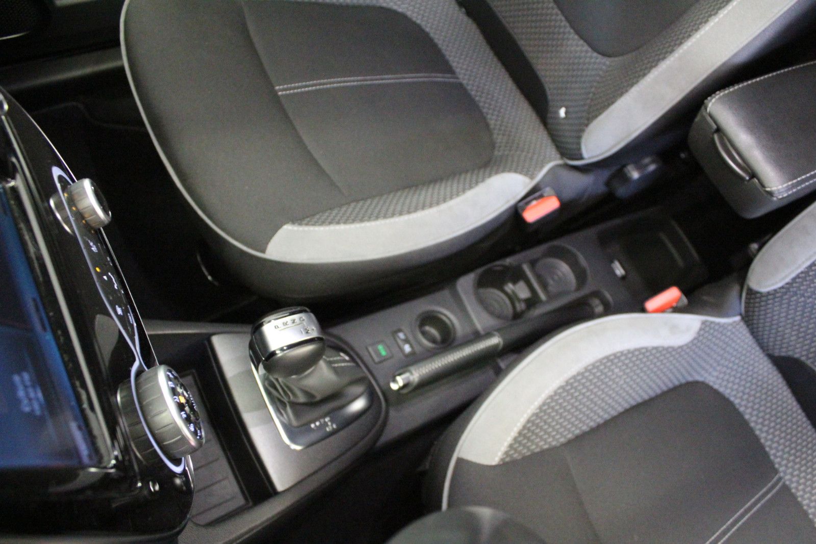 Fahrzeugabbildung Renault Captur TCe 150 EDC GPF Bose Edition