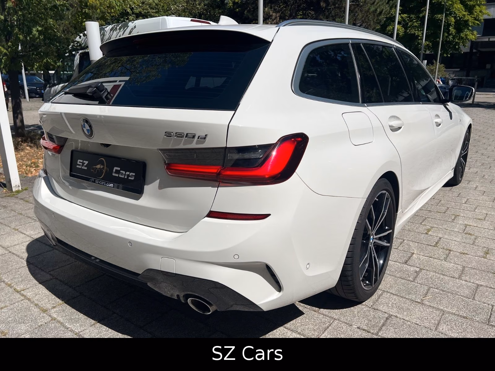 BMW 330d Touring xDrive M Sport*AHK*PANO*