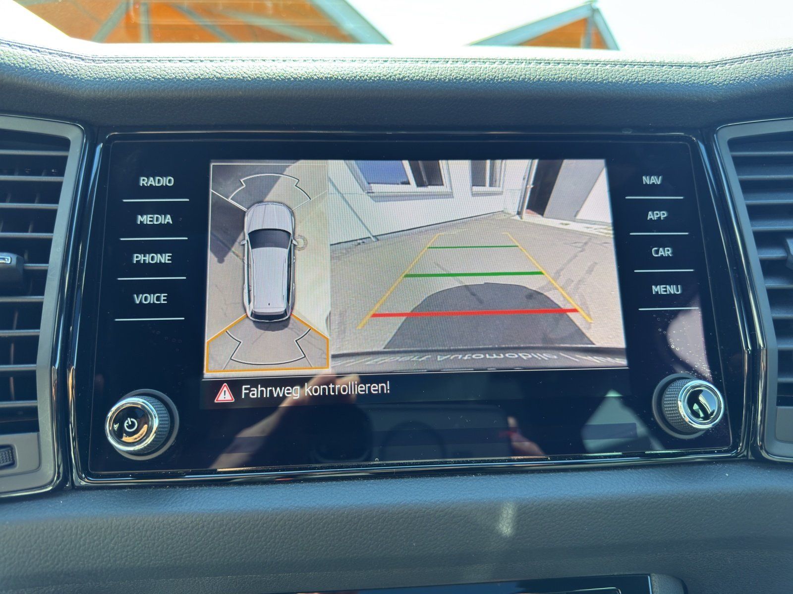 Fahrzeugabbildung SKODA Kodiaq 2.0 TSI Sportline 4x4/AHK/PANO/360°CAM/