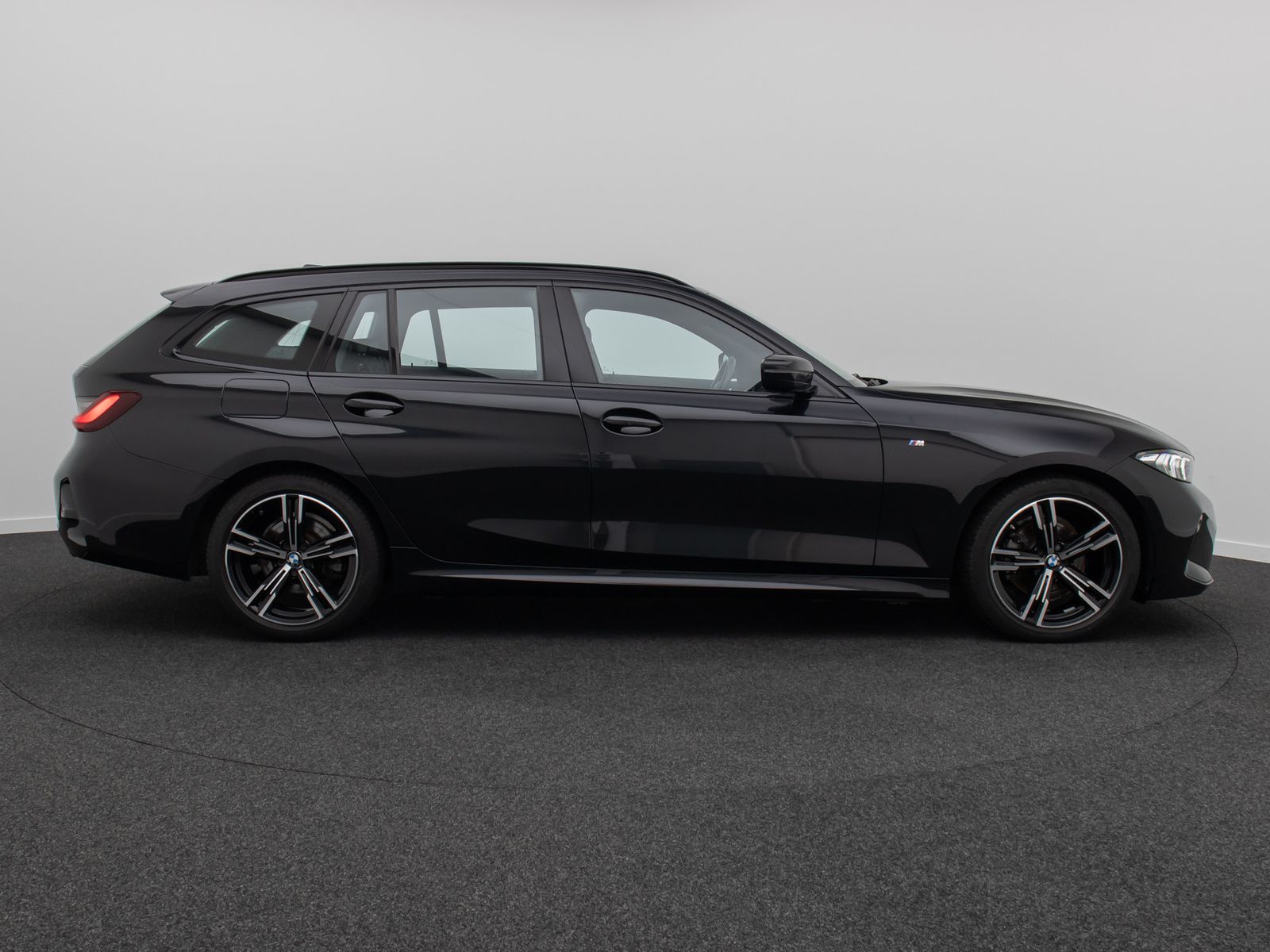 Fahrzeugabbildung BMW 320d xD M Sport DAB Alarm HUD Widscreen 18Zoll