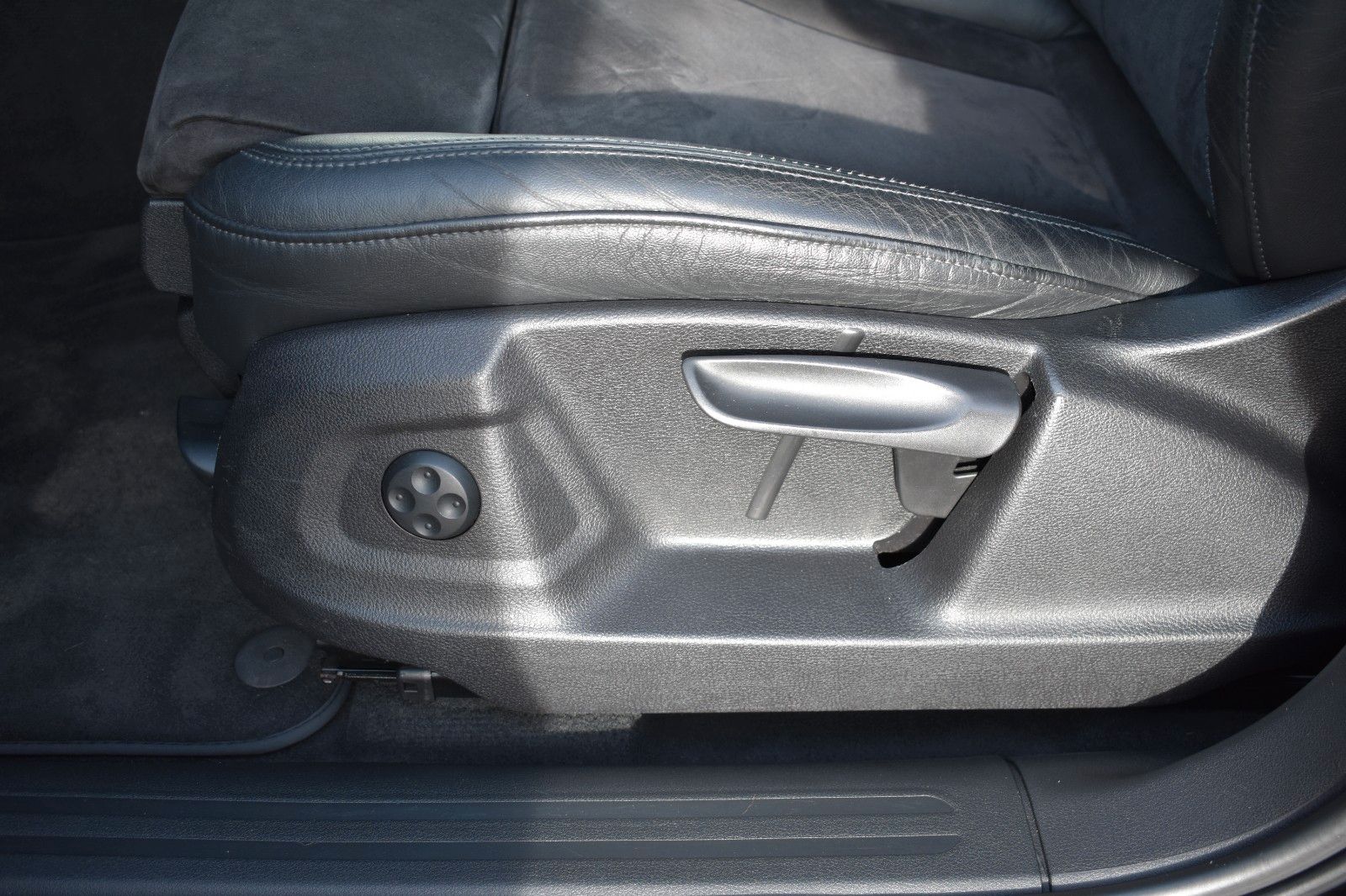 Fahrzeugabbildung Audi Q5 2.0 TDI 130 kW quattro S Line AHK  20*