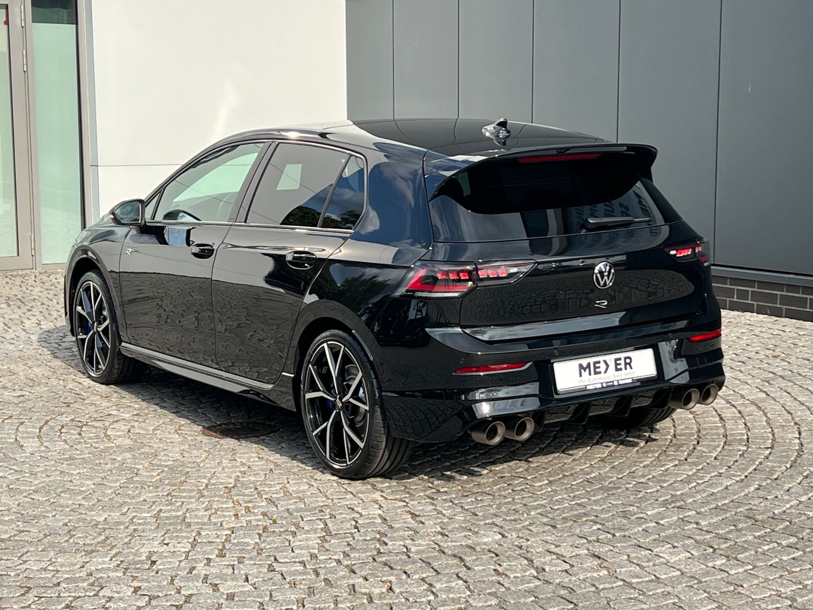 Fahrzeugabbildung Volkswagen Golf R 2.0 TSI DSG 4MOTION *Black-Style, Harman*