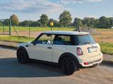 MINI Cooper Pepper White Sportpaket S - MINI MINI: Pepper White
