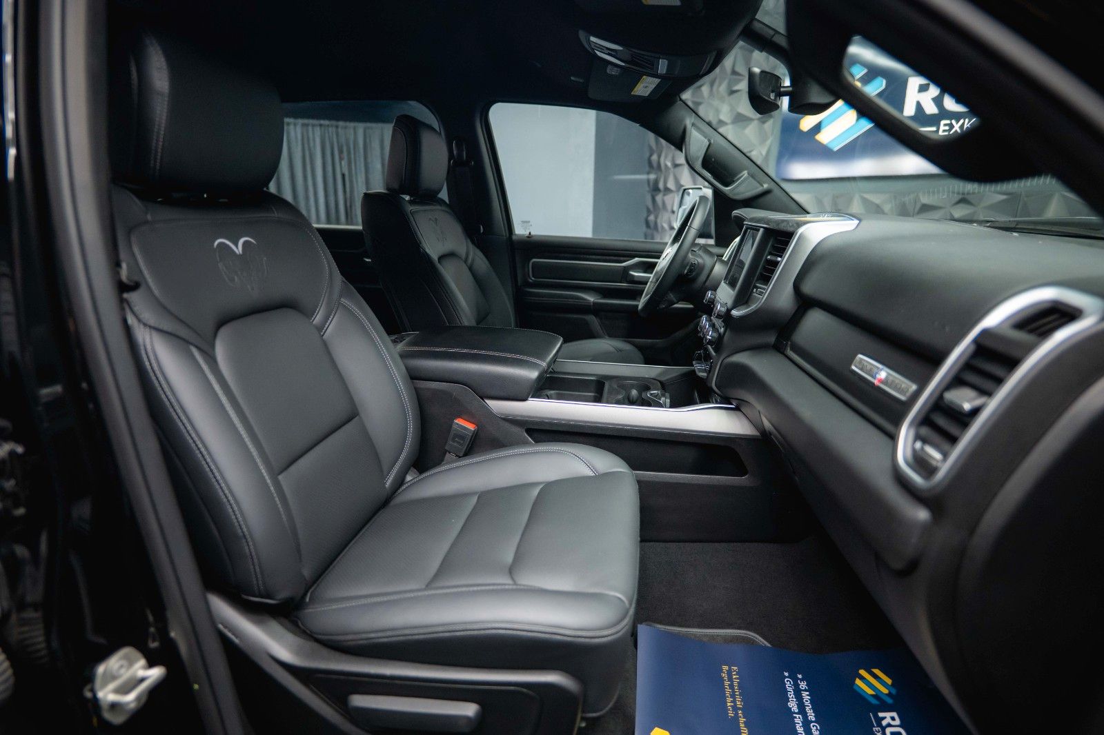 Fahrzeugabbildung Dodge RAM 5.7 V8 HEMI 4x4 OFFROAD Night-Paket *LED*19%