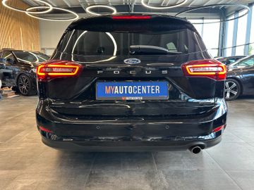 MYAUTOCENTER – Gebraucht- und Jahreswagen mit Werkstattservice in Pfaffenhofen Ford Focus *KEYLESS*ACC*NAV*1-HAND*2-ZONEN*