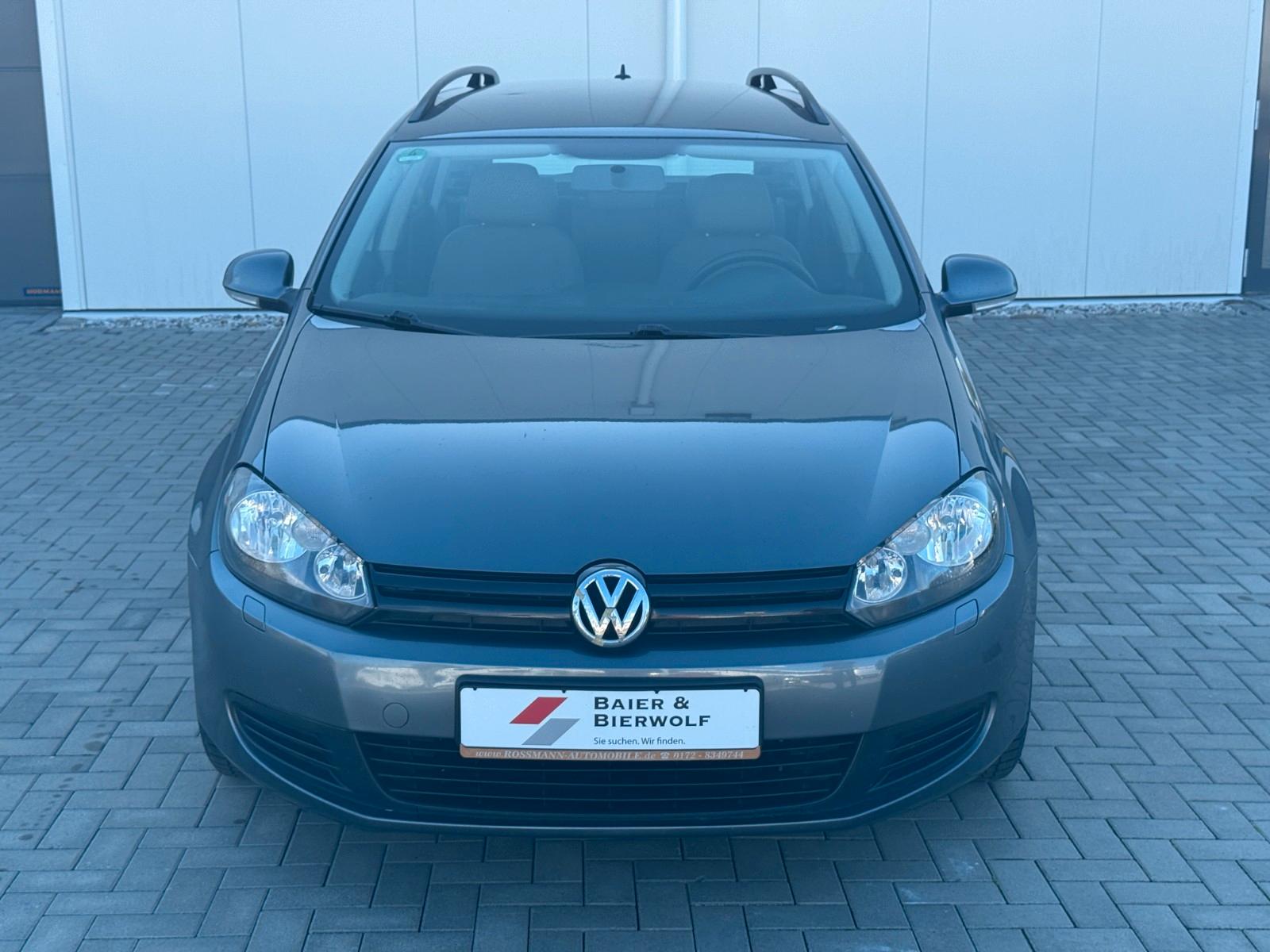 Volkswagen Golf 2010 — rear view