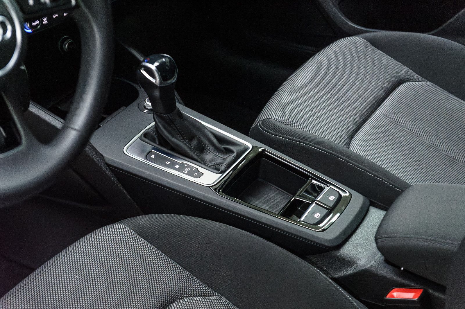 Fahrzeugabbildung Audi Q2 35 TFSI S line 1.5 S-Tronic LED+KAM+VIRTUAL