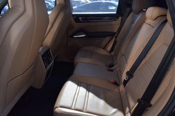 Porsche Cayenne - 12