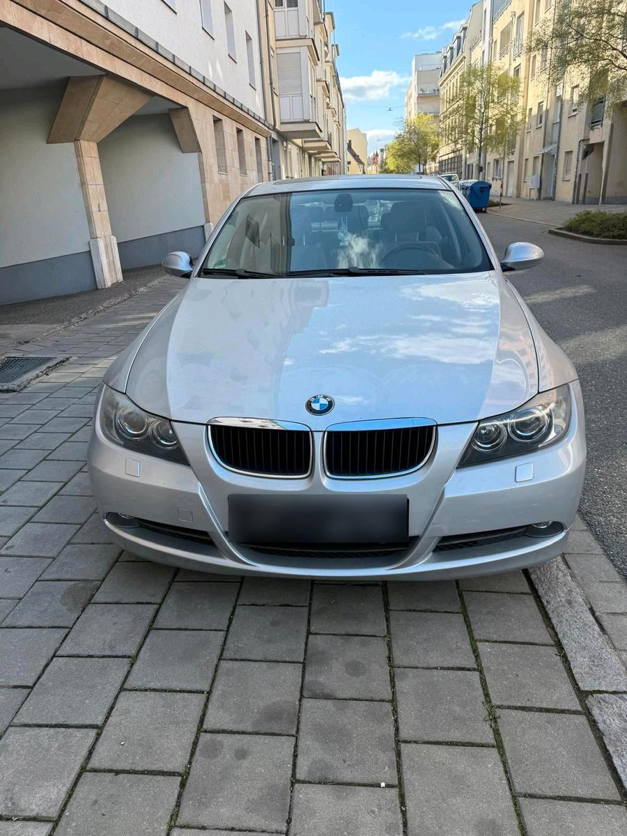 BMW 320
