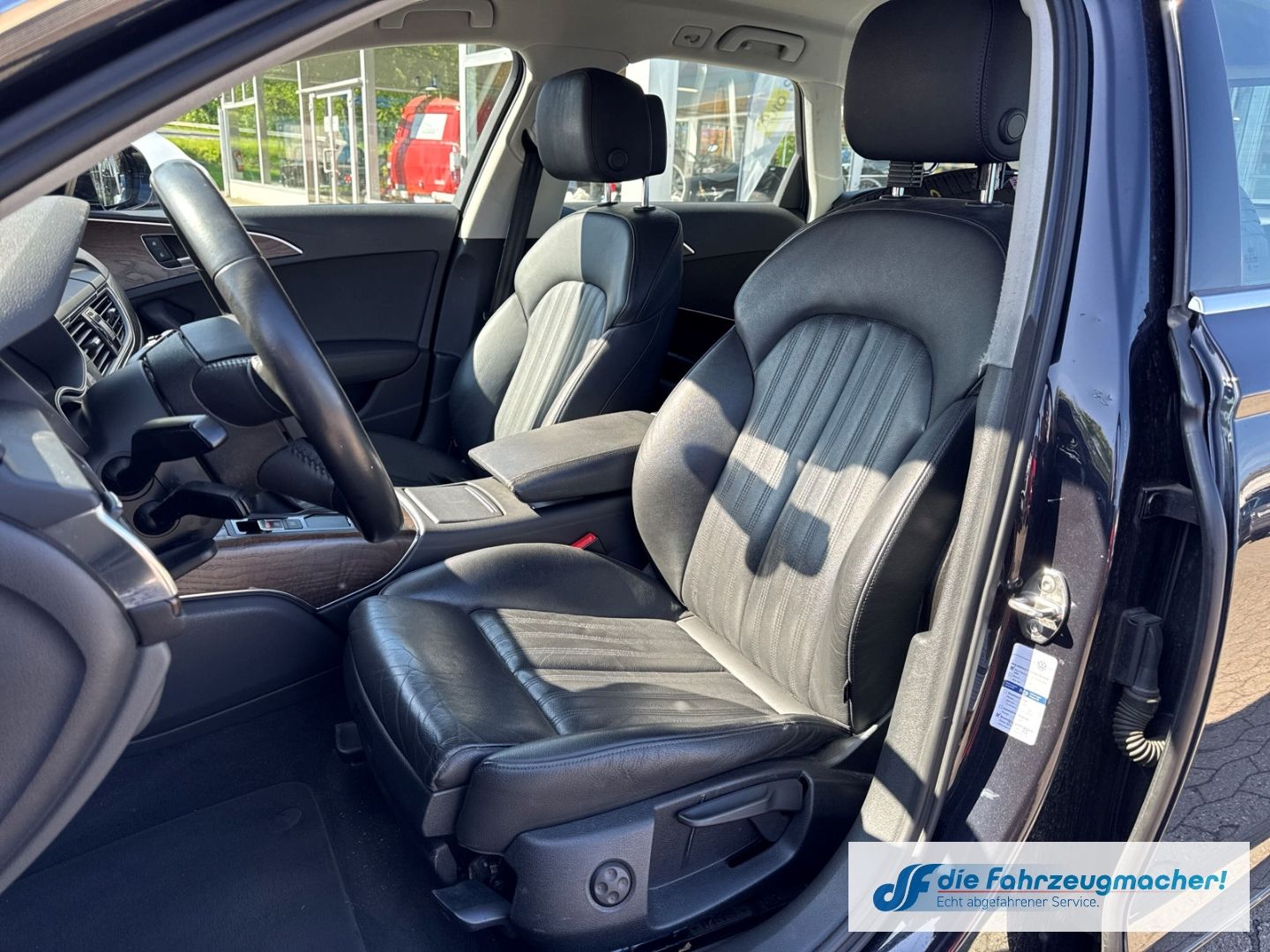 Fahrzeugabbildung Audi A6 Avant 2.8 FSI AHK-klappbar Navi Leder Bi-Xeno