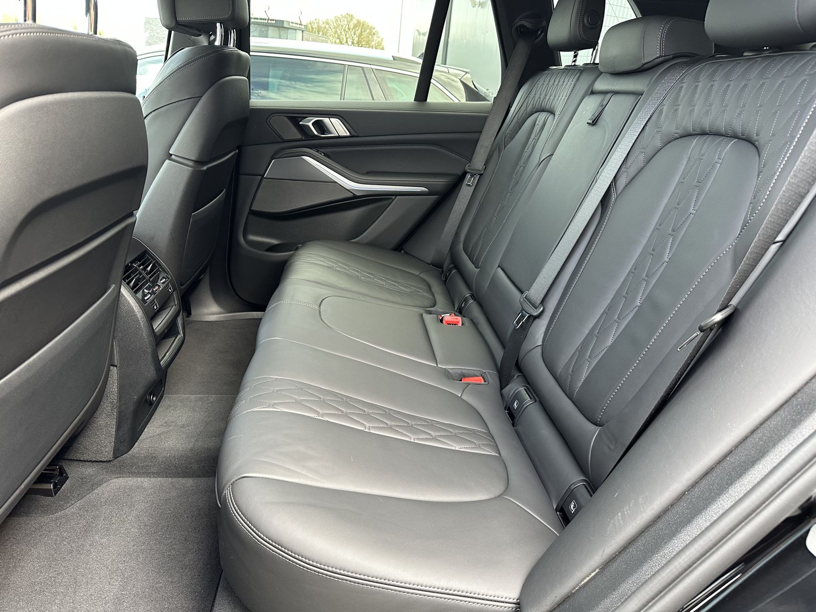 Fahrzeugabbildung BMW X5 xDrive45e M-Sport NAV+LASER+ACC+AHK+H/K+22ZO