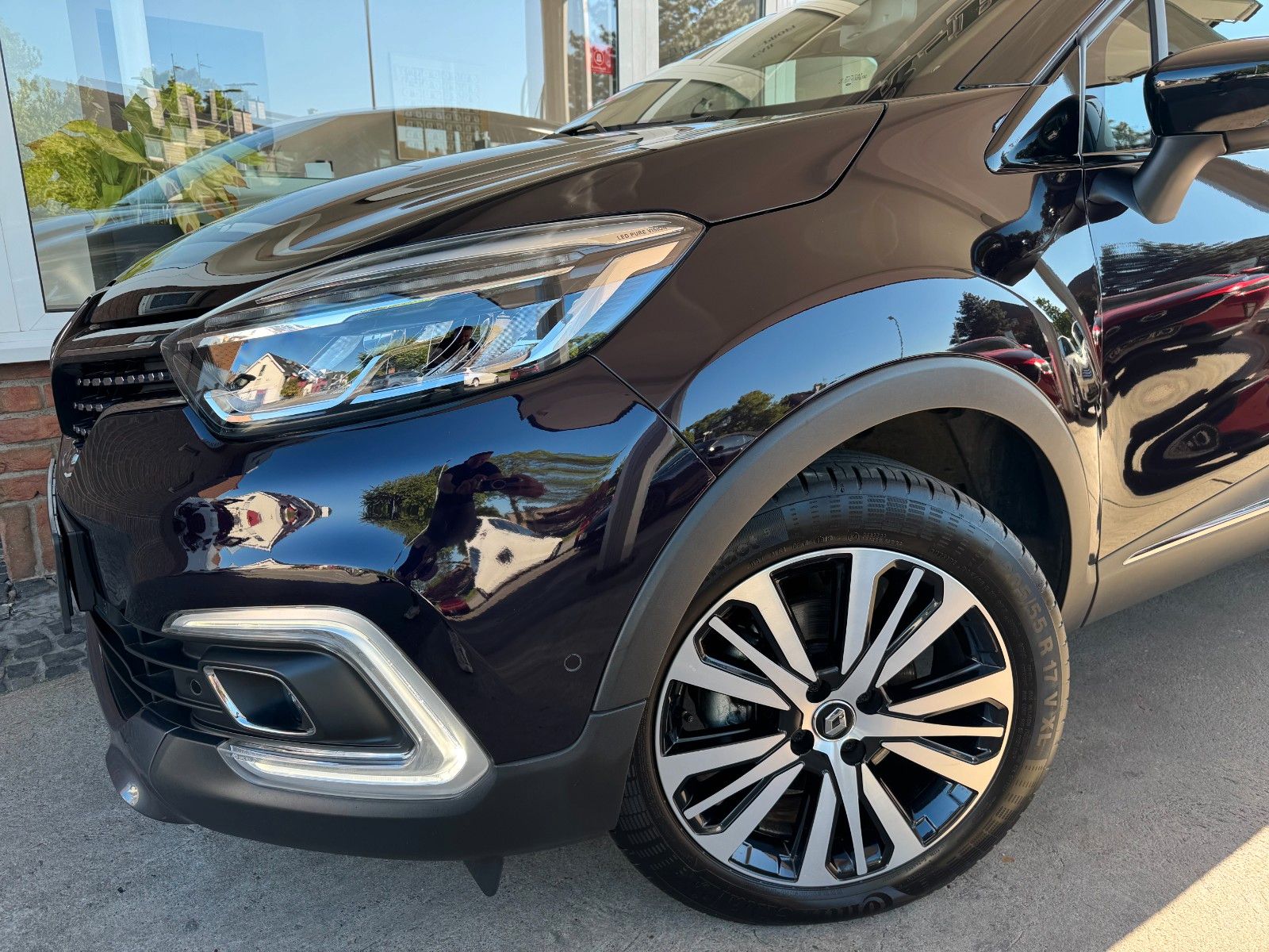 Fahrzeugabbildung Renault Captur Initiale Paris Navi/Leder/Kamera/21Tkm
