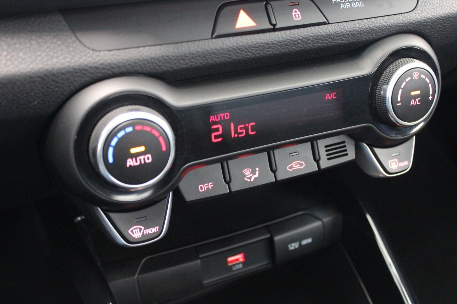 Fahrzeugabbildung Kia Stonic Vision Aut. NAVI DAB SHZ LHZ CAM uvm.