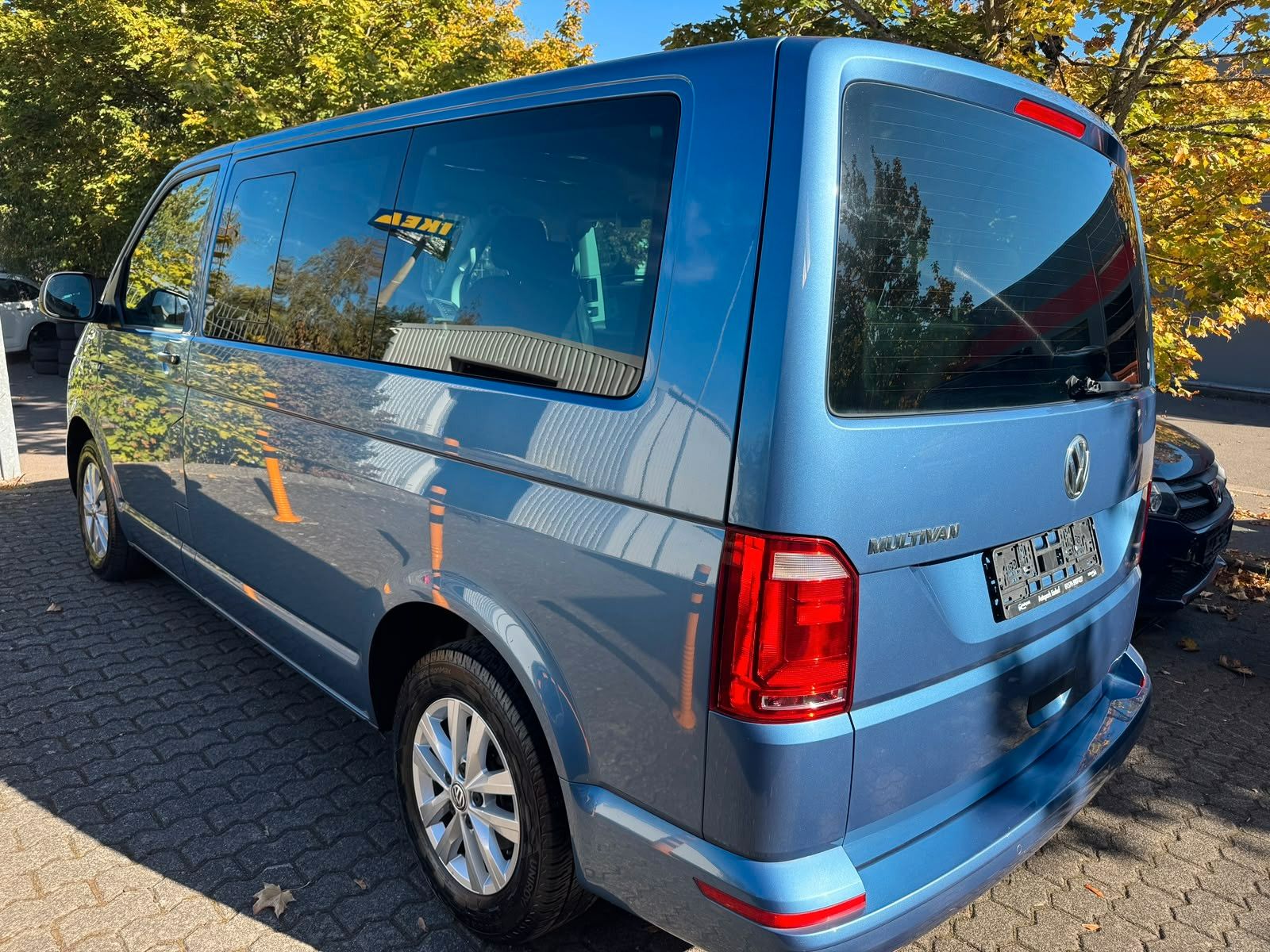 Fahrzeugabbildung Volkswagen T6 Multivan Trendline DSG WEBASTO