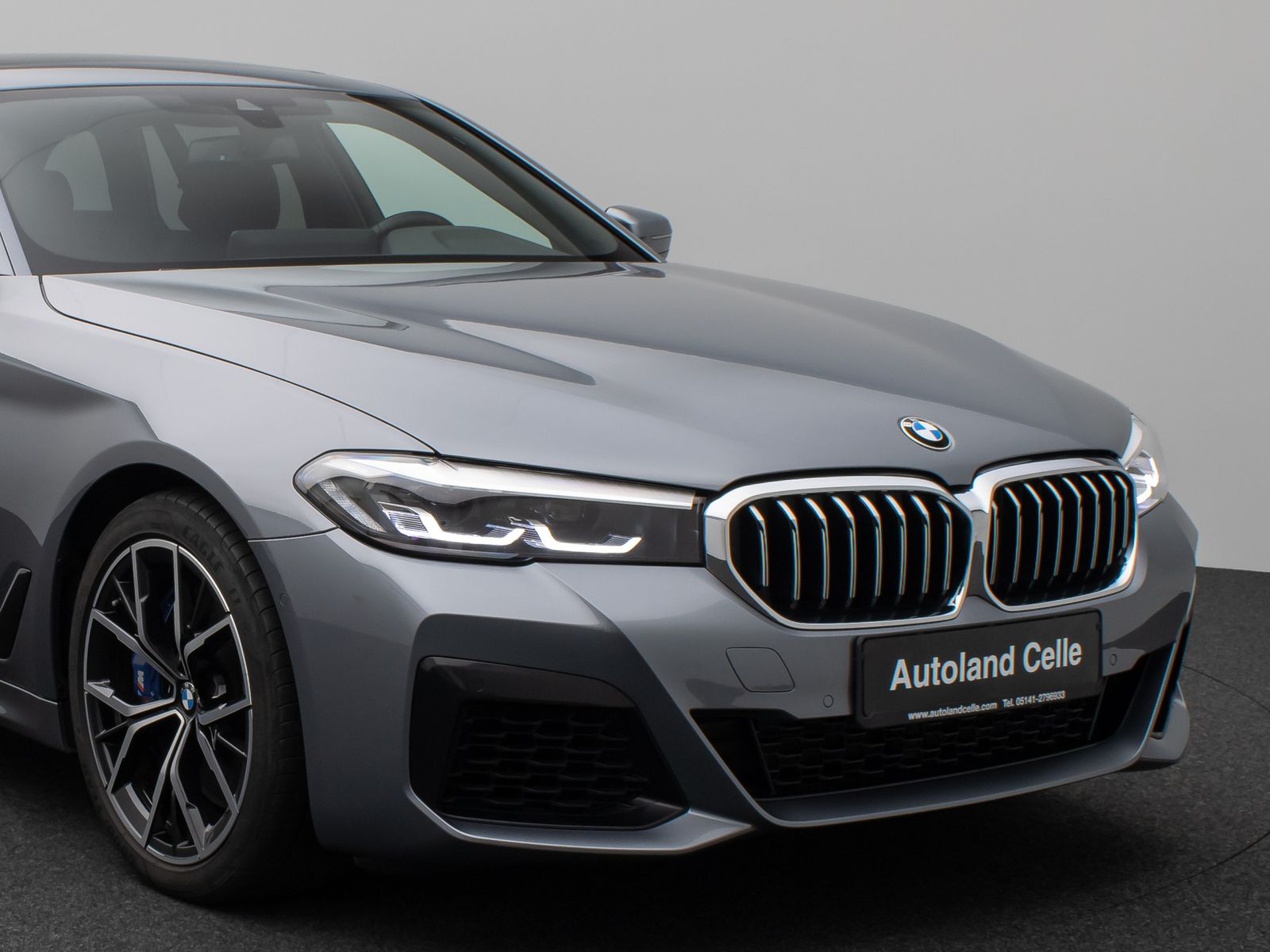Fahrzeugabbildung BMW 540i xD M Sport Panorama DAB H/K DispKey 19Zoll