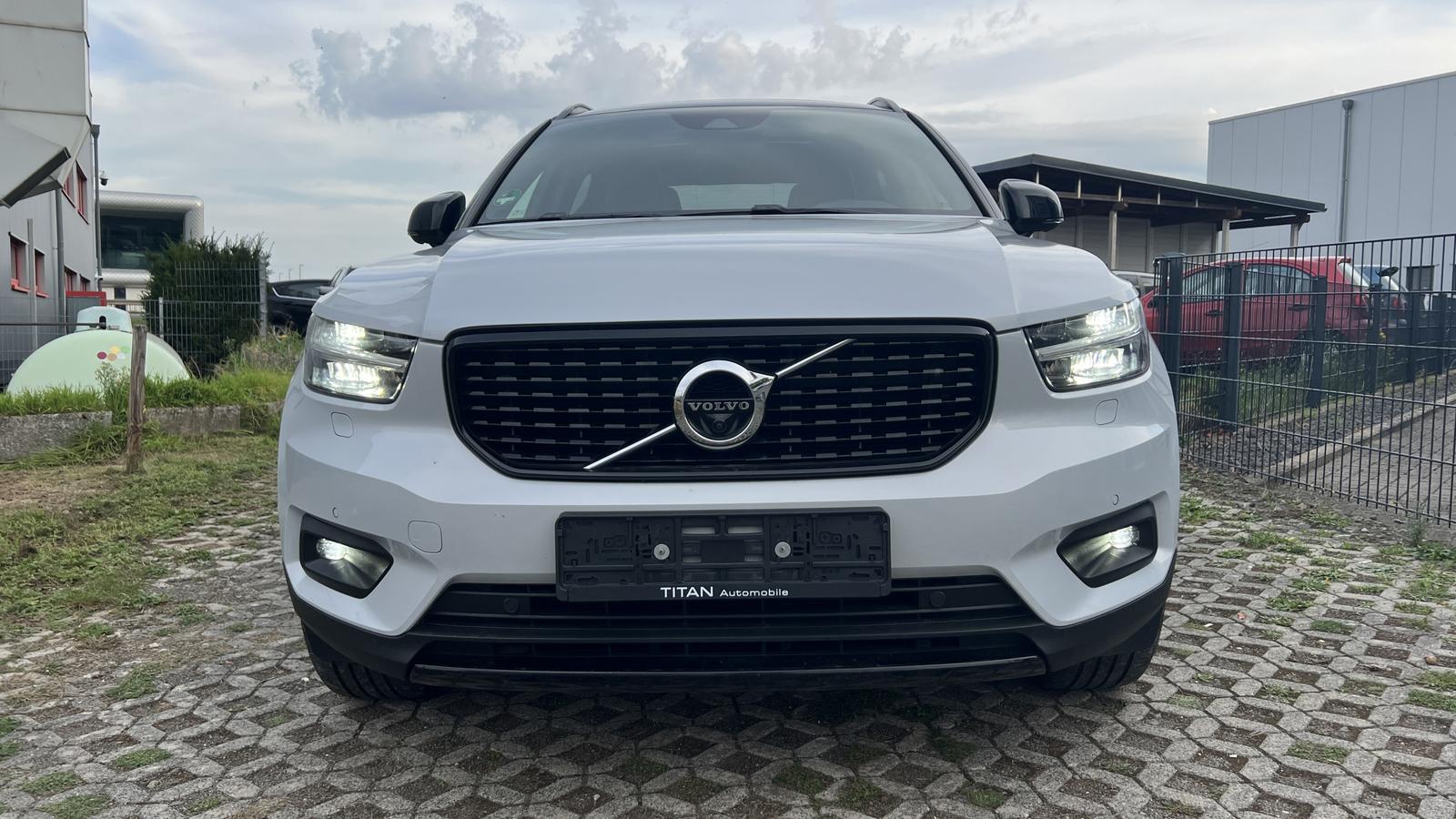 Volvo XC40 R Design AWD/ Pano/ AHK/ 360°/ BLIS/ HK