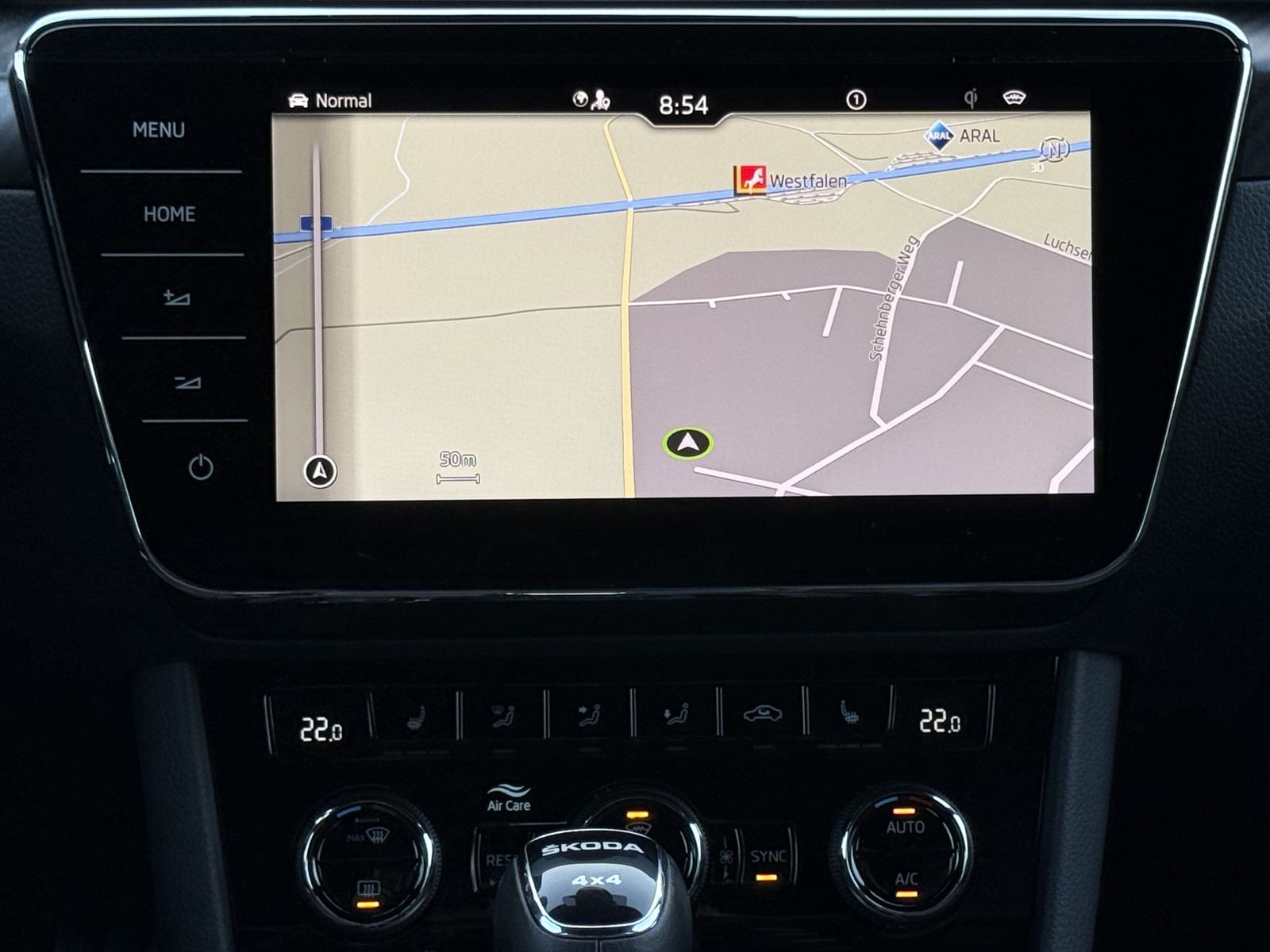 Fahrzeugabbildung SKODA Superb Combi Sportline 4x4 NAV+LED+AHK+360°+19ZO