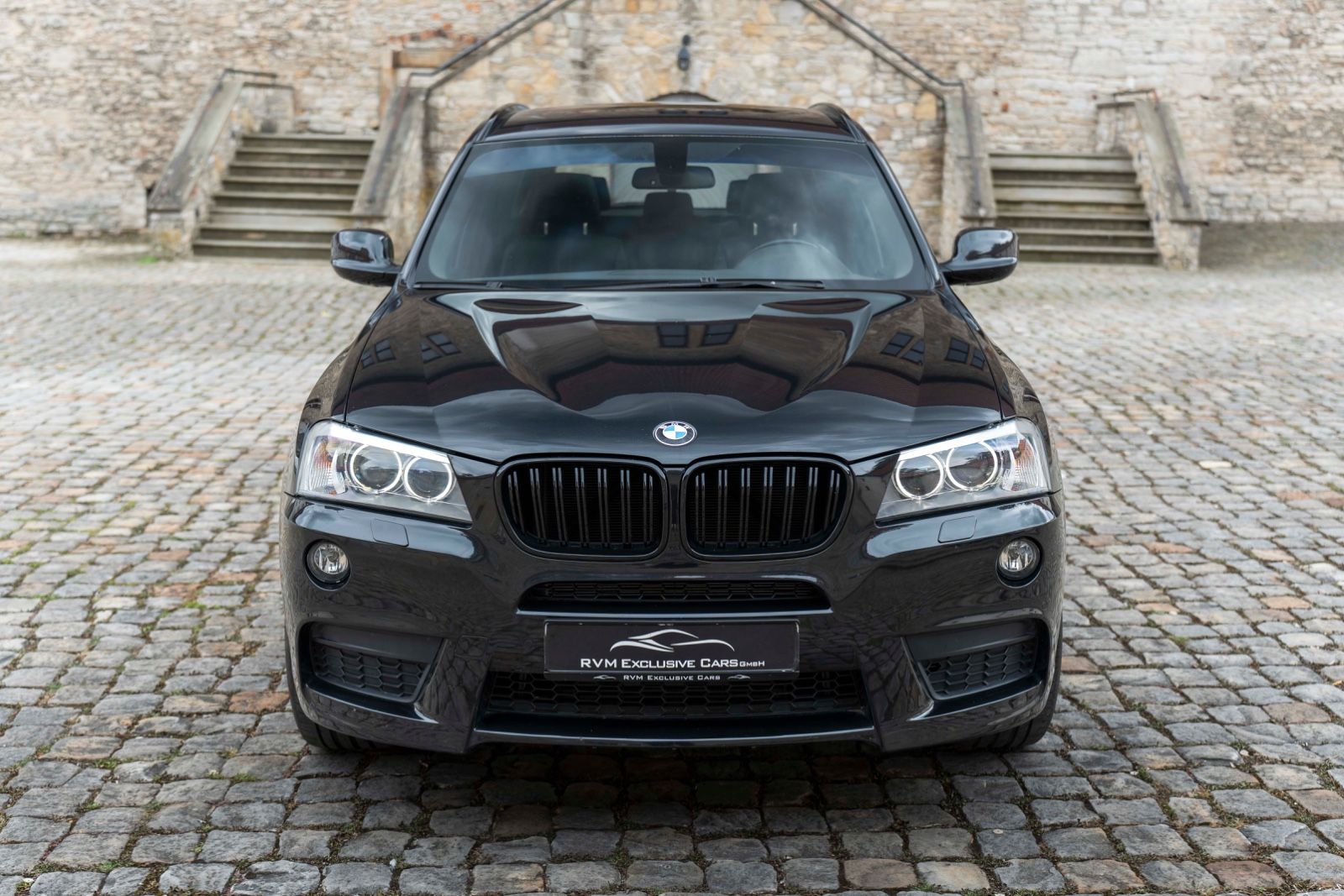 Fahrzeugabbildung BMW X3 xDrive35i M Sport HIFI KAM NAV SZH PANO M+S