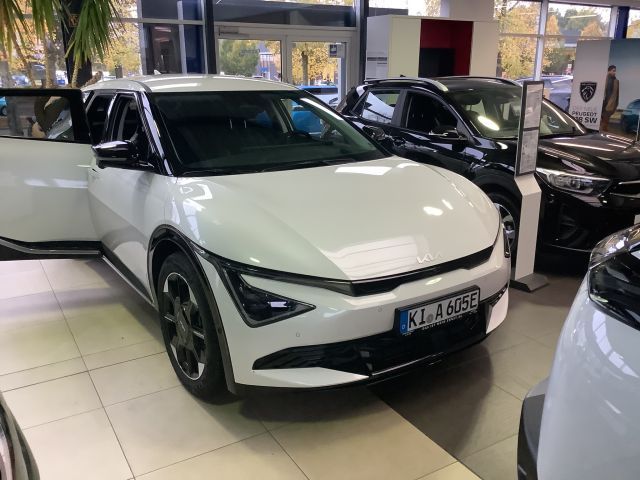 Kia EV6 84-kWh Earth