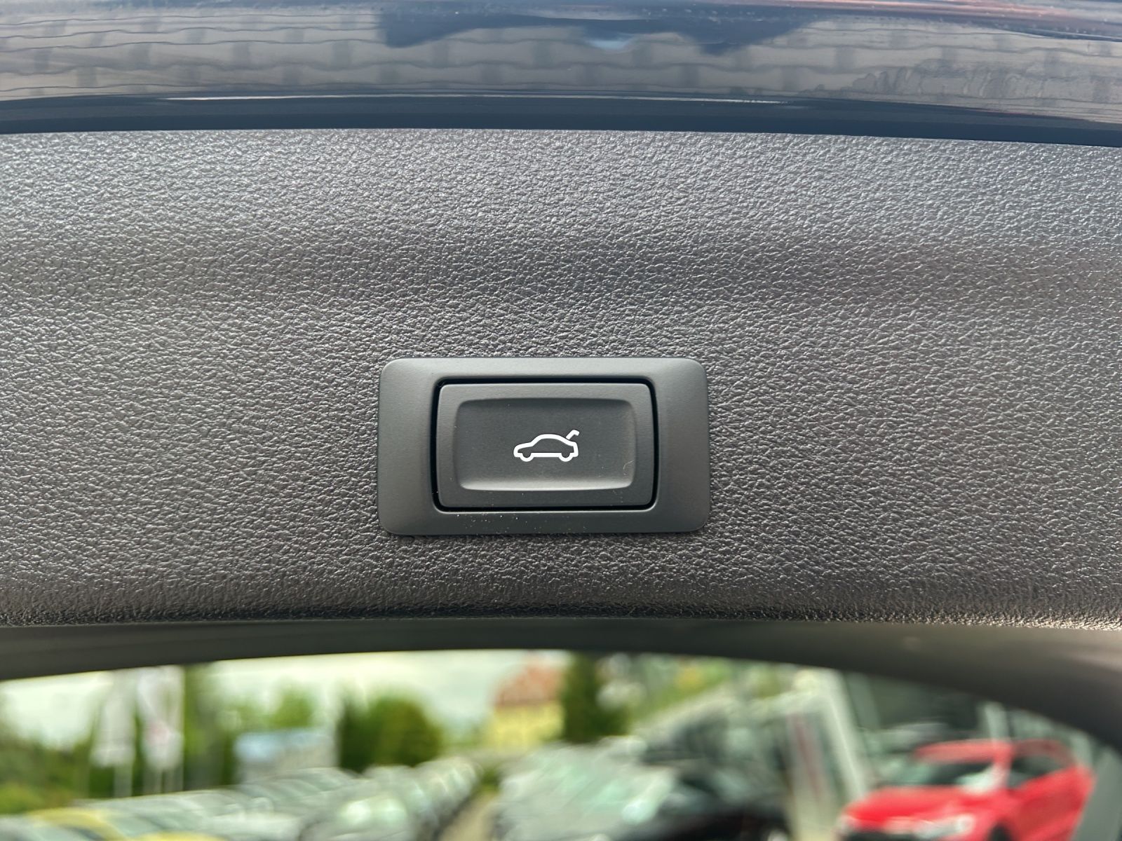 Fahrzeugabbildung Audi A6 Avant 40 TDI quattro sport LED AHK ACC RFK NA