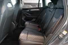 VW Tiguan 1.5 eTSI R-Line | LED Plus | Navi | AHK VW Tiguan 1.5 eTSI R-Line | LED Plus | Navi | AHK