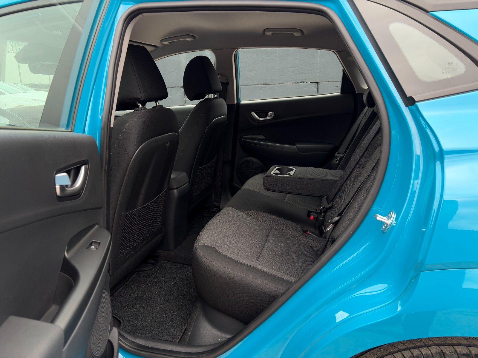 Fahrzeugabbildung Hyundai KONA E Select LKA ACC PDC SHZ LHZ CarPlay Navi