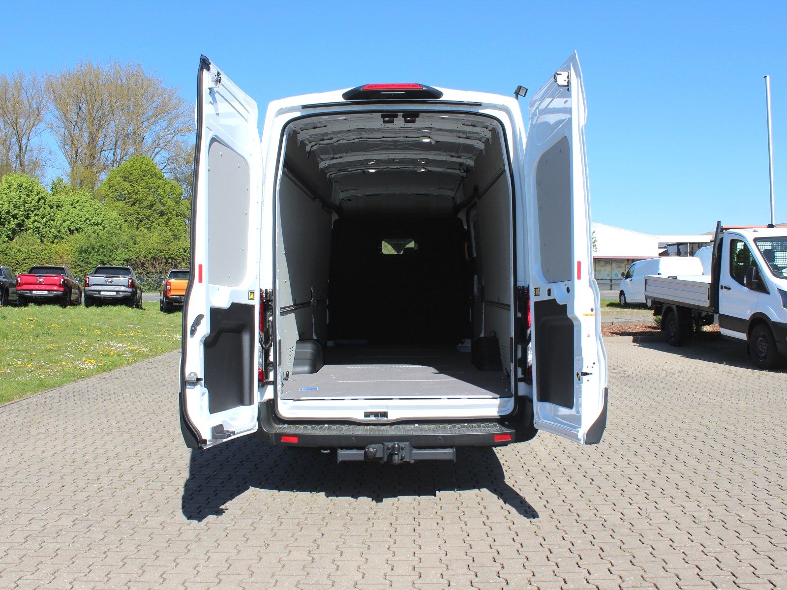 Fahrzeugabbildung Ford Transit Kasten 350 L4 Trend