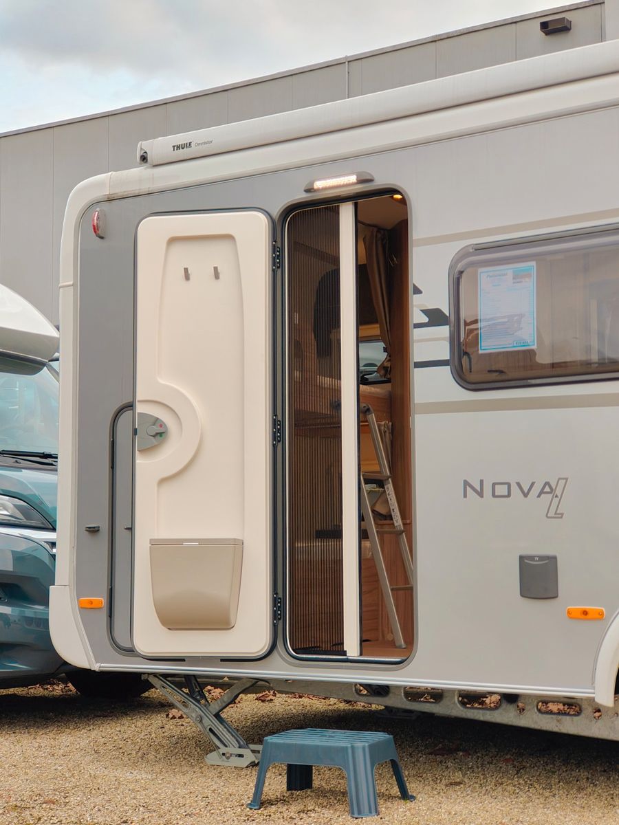 Fahrzeugabbildung HYMER / ERIBA / HYMERCAR Nova Light 515 - SIE SPAREN 3.469€ !!! -