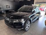 Volkswagen Touareg V6 3,0TDI*R-LINE*PANO*360*ACC*AHK*MEMORY - VW Touareg in Duisburg
