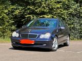 Mercedes-Benz Mercedes C220 CDI W203 - Mercedes-Benz C 220 mit Diesel-Antrieb: Limousine, W203 Cdi