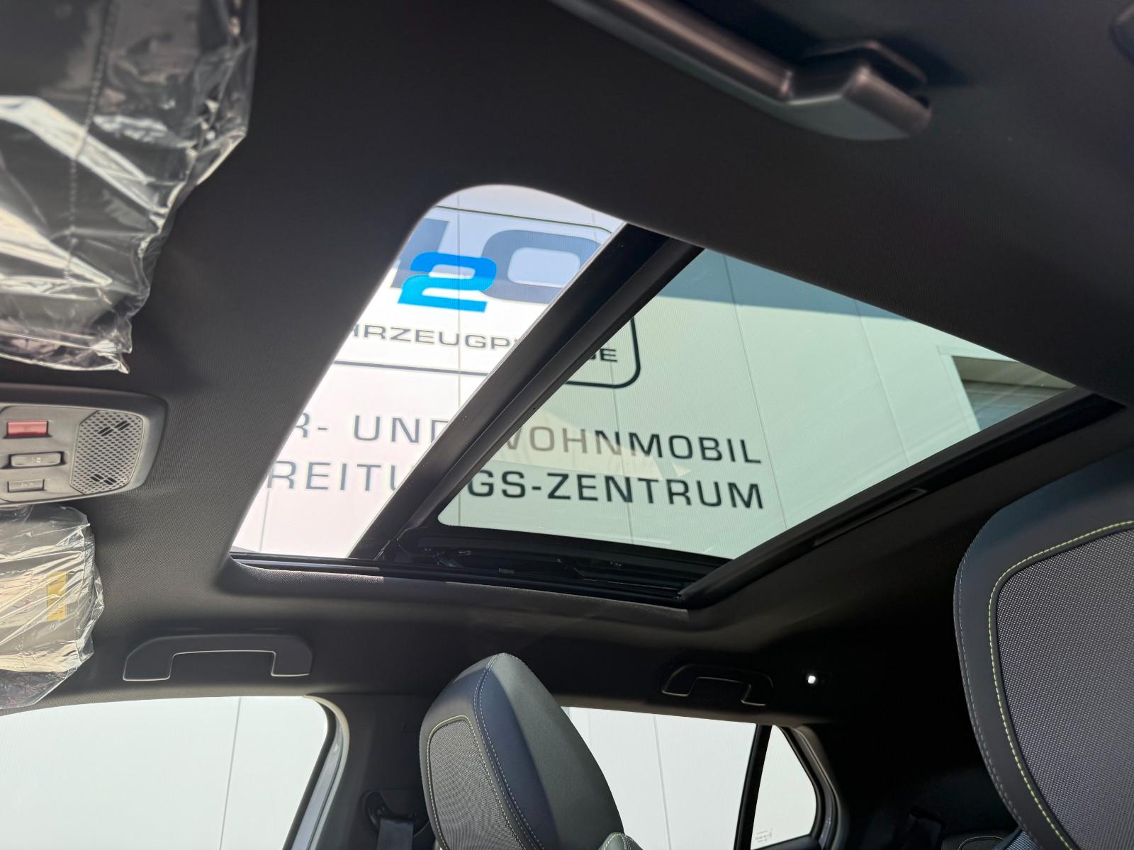 Peugeot 2008 Hybrid 145 GT