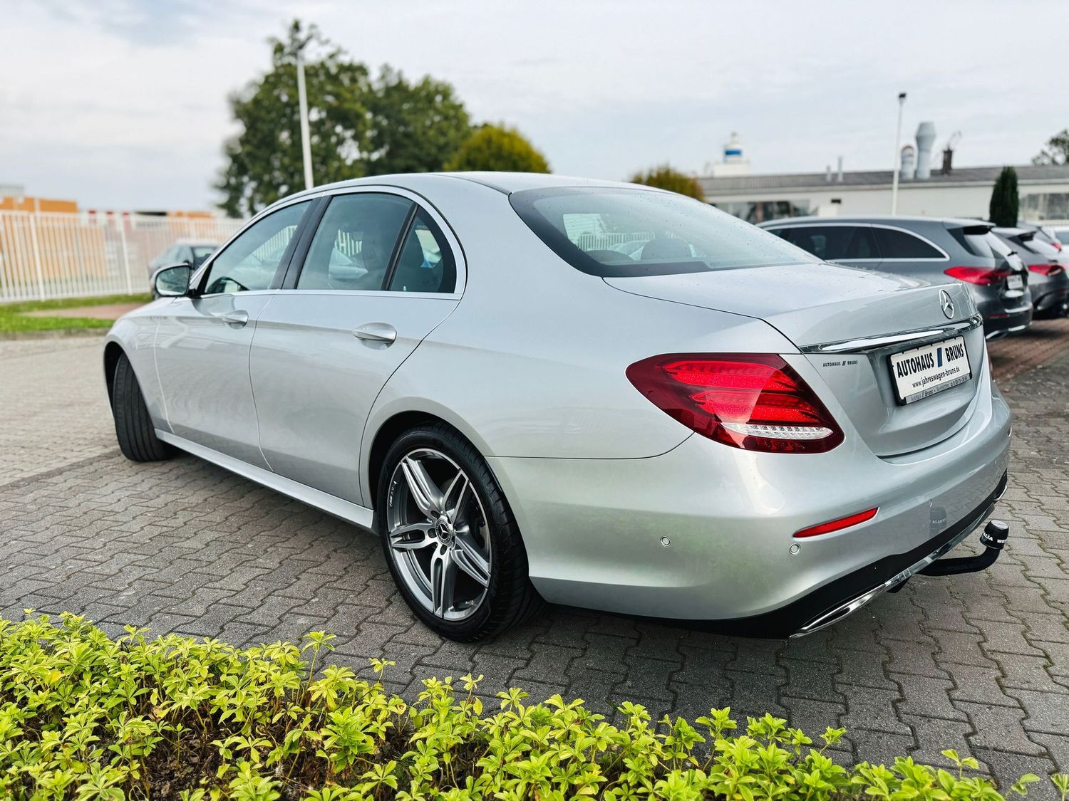 Fahrzeugabbildung Mercedes-Benz E 200 AMG, Multibeam, Memory, 360°, Comand, PTS,