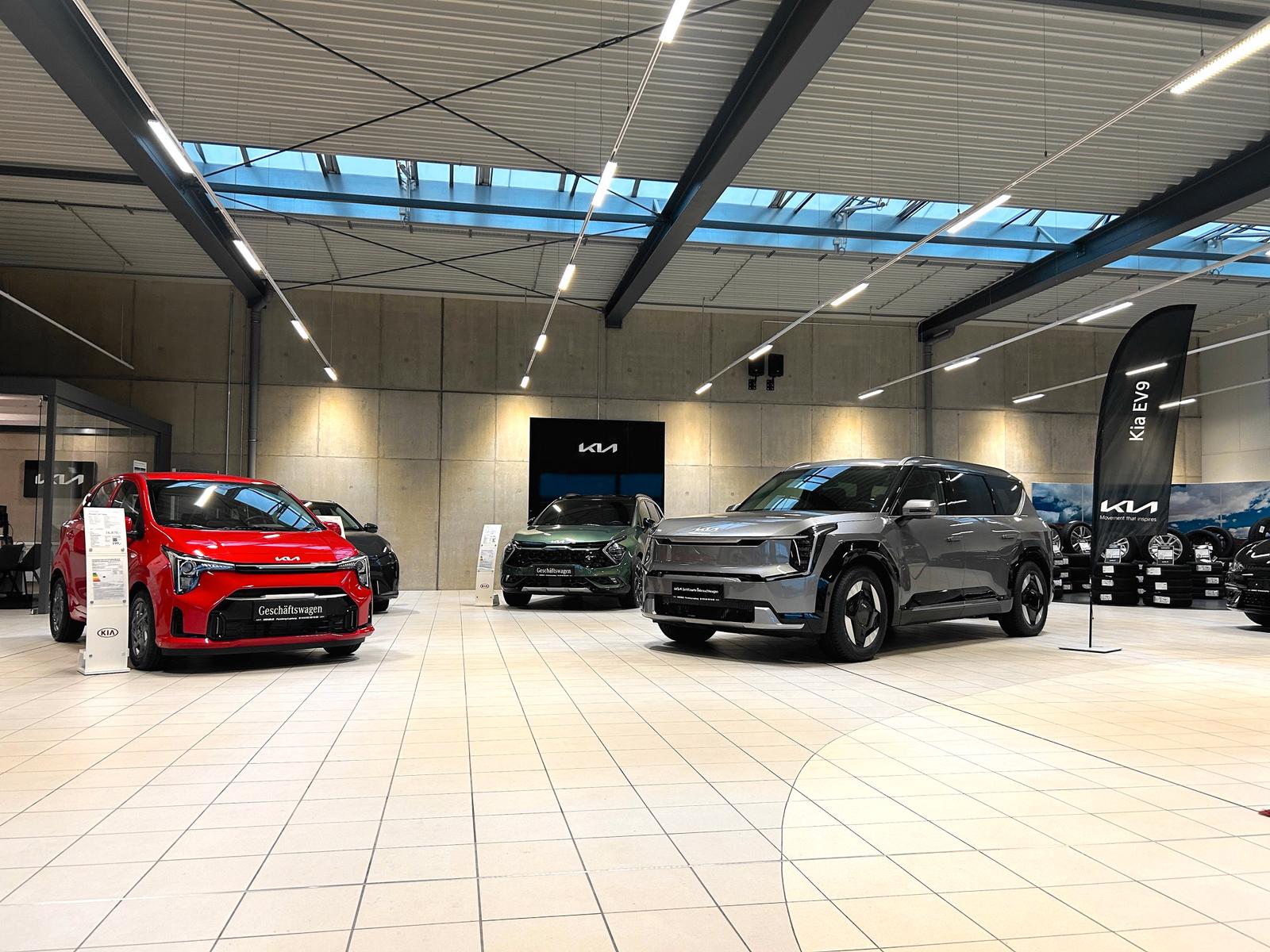 showroom-image-top