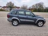 Toyota RAV 4 2.0-l-VVT-i 4x4 - - gebrauchte Toyota RAV 4 aus dem Jahr 2004