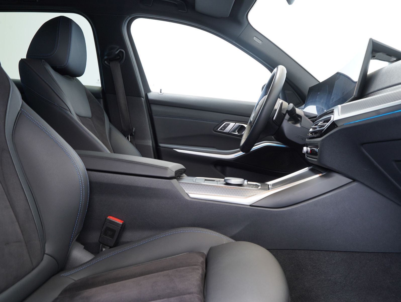 Fahrzeugabbildung BMW 320 d xDrive Touring  M Sport STANDHZG/AHK/19"
