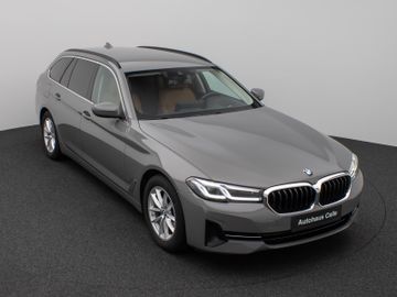 Fahrzeugabbildung BMW 520d Kamera HUD DAB Lenkrhzg Massage AHK Alarm