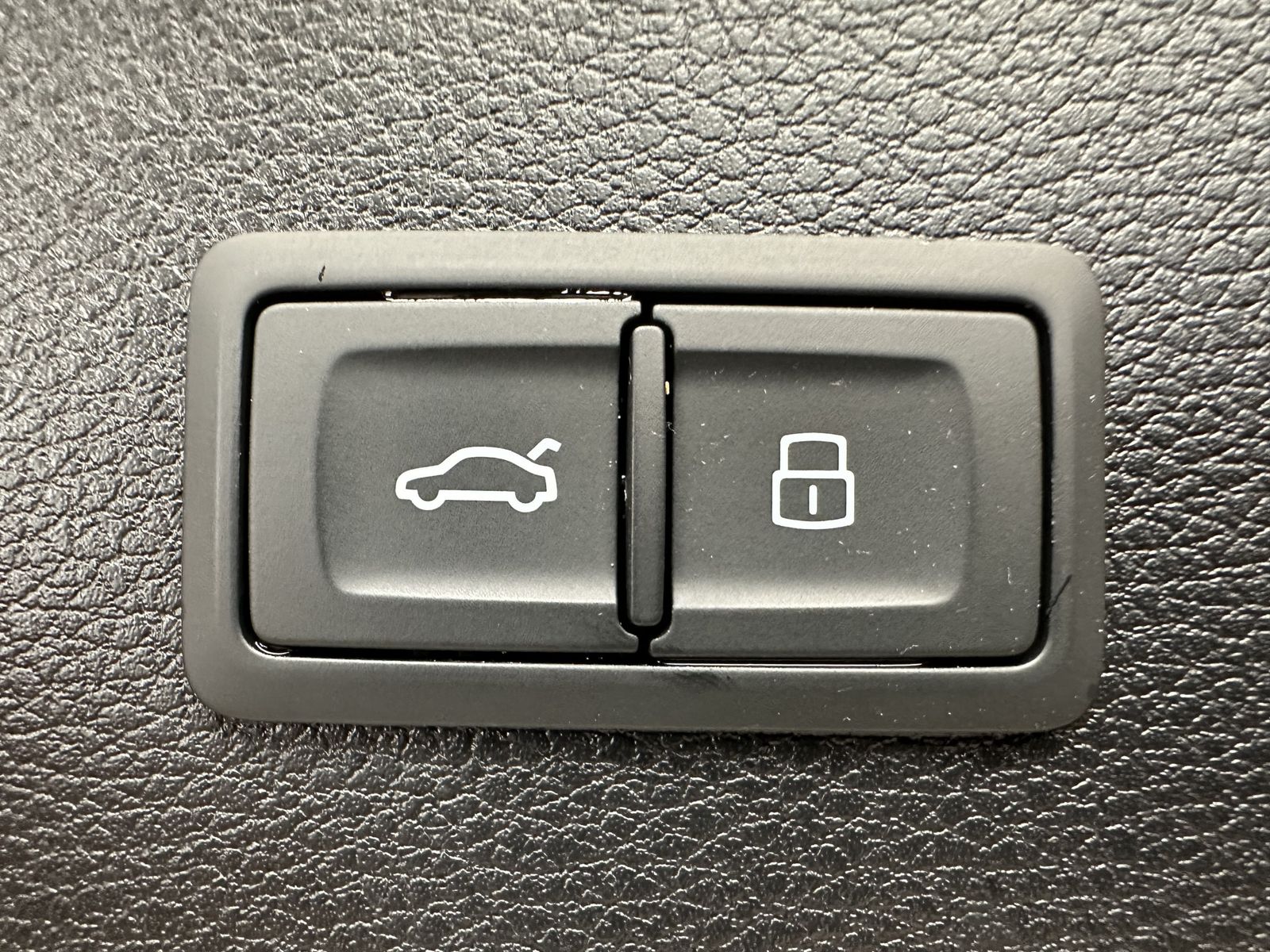 Fahrzeugabbildung Audi Q5 55 TFSI e Quattro S-Line NAV+LED+PANO+DIGDISP