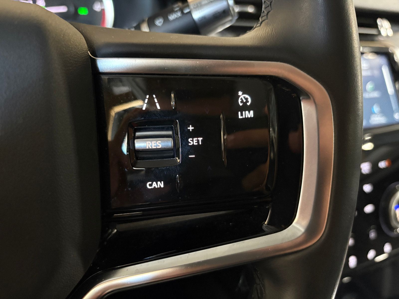 Fahrzeugabbildung Land Rover Discovery Sport S AWD/360°/APPLE/NAVI/SHZ/DAB/