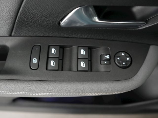 Mokka-e B ELEGANCE 50 kWh AT+LED+SITZ-/LENKRADHE