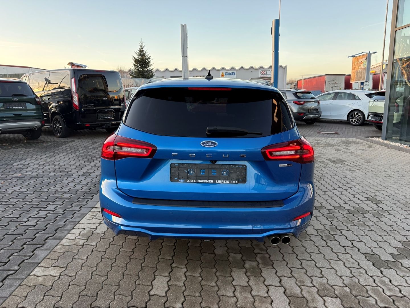 Fahrzeugabbildung Ford Focus Turnier ST-Line X MHEV AHK Kamera Navi LED