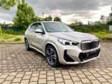 BMW iX1 xDrive30-SpaceSilver MSport+HUD/Harman+WR - BMW iX1 in Leipzig