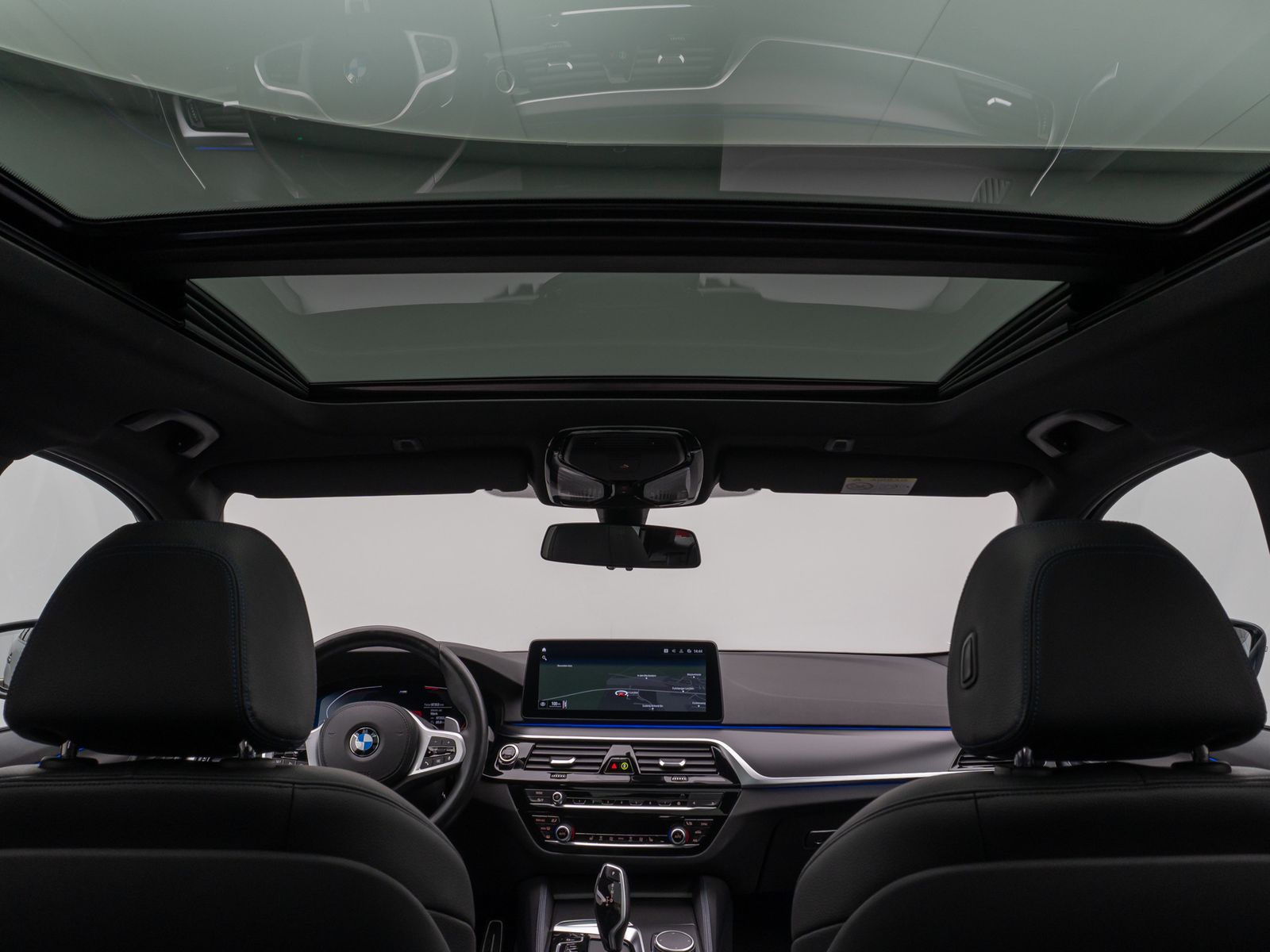 Fahrzeugabbildung BMW 540i xD M Sport Panorama DAB H/K DispKey 19Zoll