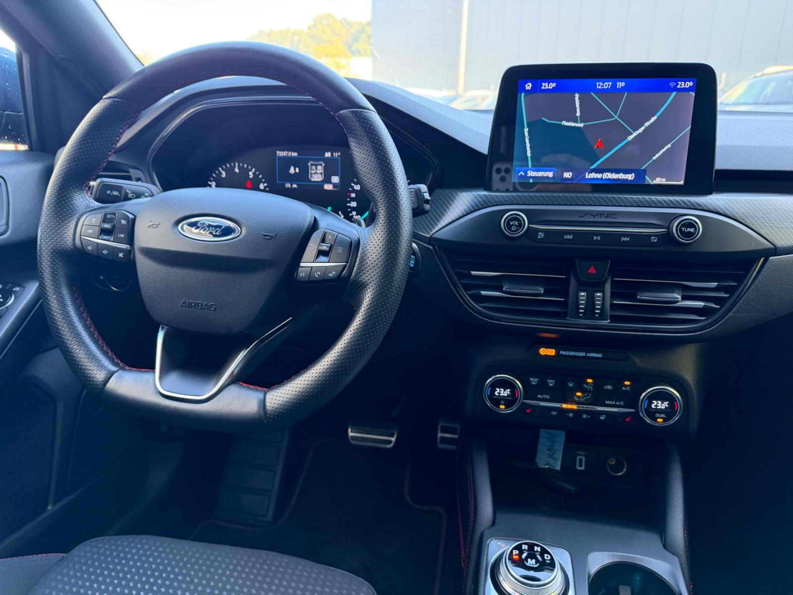 Ford Focus  ST-Line/SPORTPAKET/AHK/ACC/PANORAMA