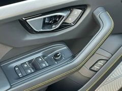 Fahrzeugabbildung Lamborghini Urus LP650 *PANO*B&O*HeUp*23*Miete*Mietkauf*