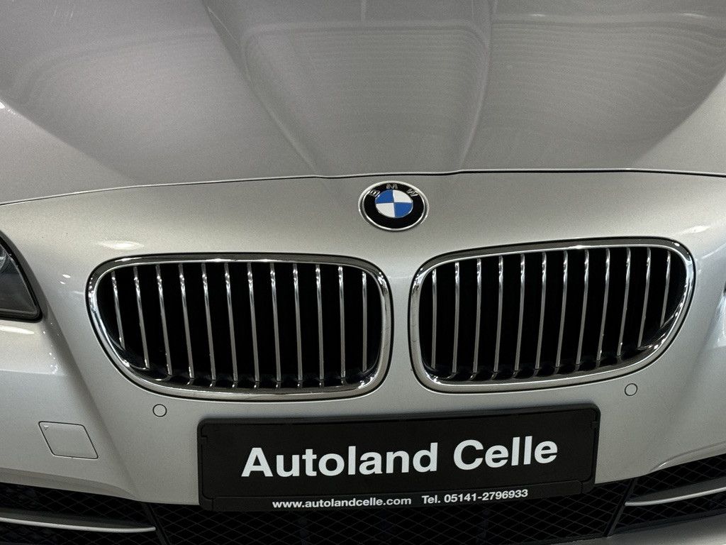 Fahrzeugabbildung BMW 520d Panorama PDC Xenon Sitzhzg NaviPro Tempomat