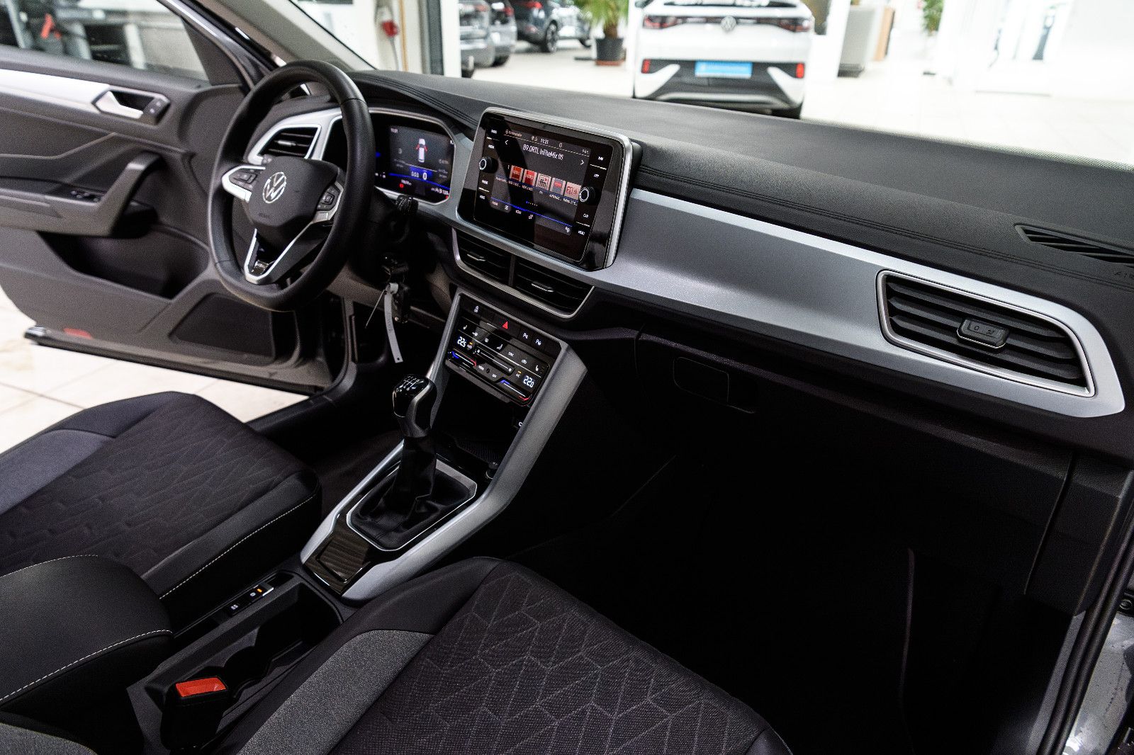 Fahrzeugabbildung Volkswagen T-Roc Goal 1.0 TSI LED+NAVI+ACC+APP