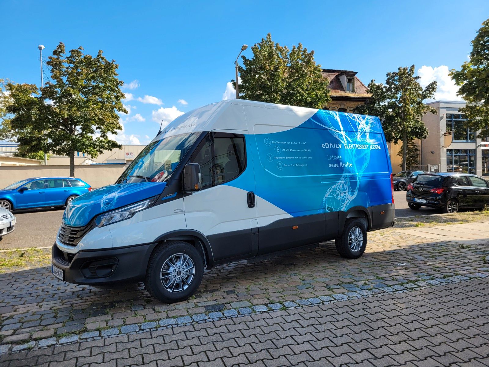Fahrzeugabbildung Iveco E Daily 38S14E V / 2 Batterien / 74 kWh