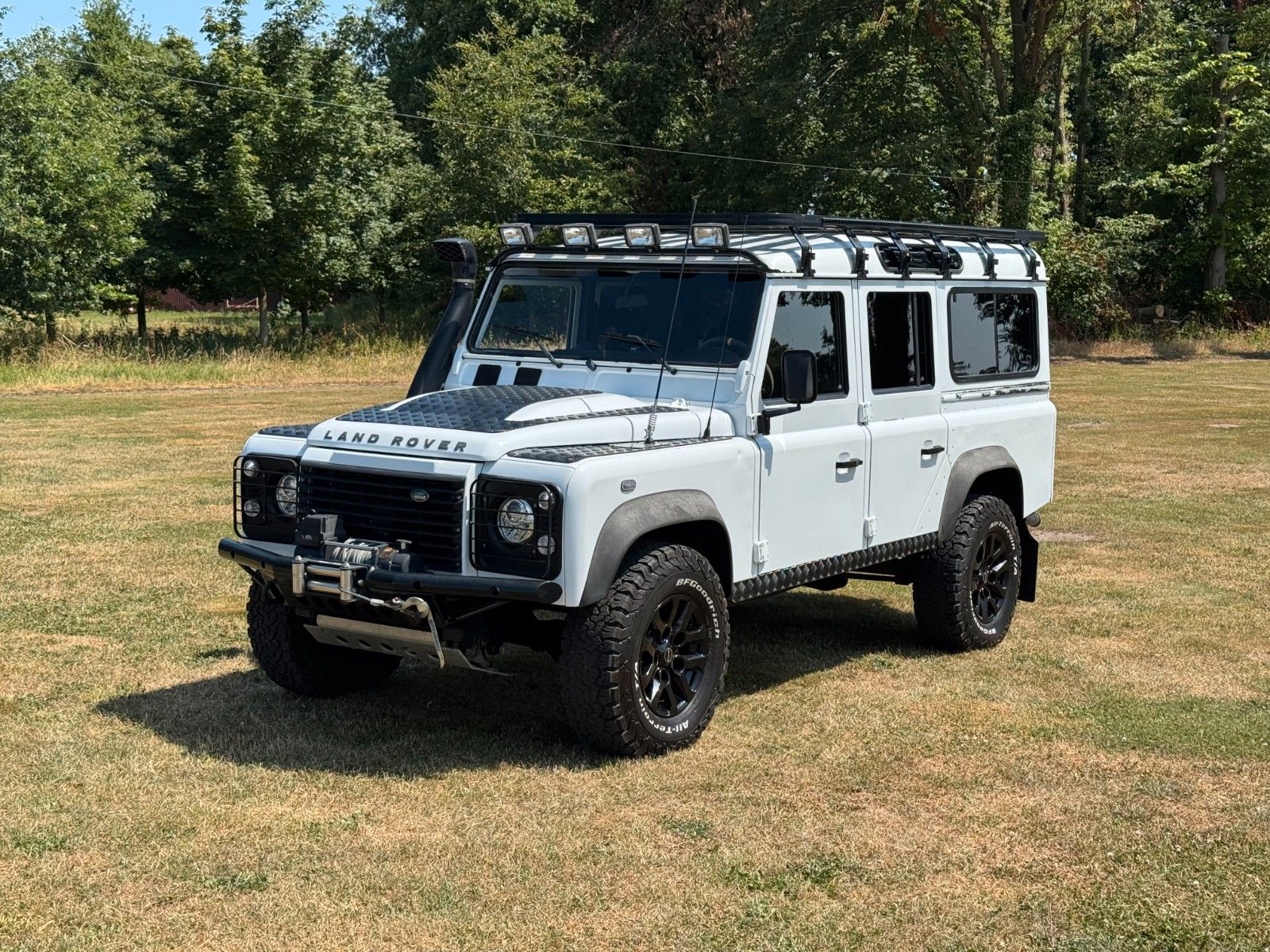 Fahrzeugabbildung Land Rover Defender 110 E Station Wagon "VK nur an GEWERBE"